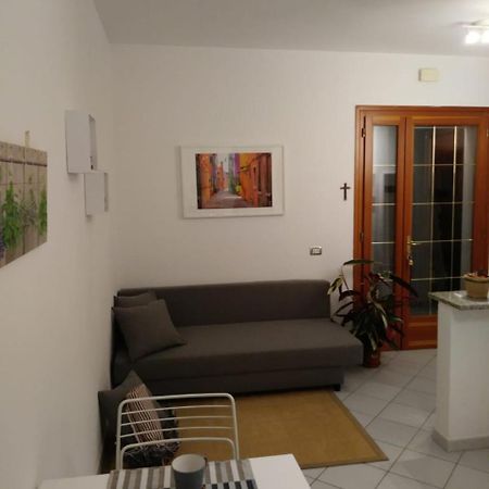 Angy House Apartment Iolanda di Savoia ภายนอก รูปภาพ